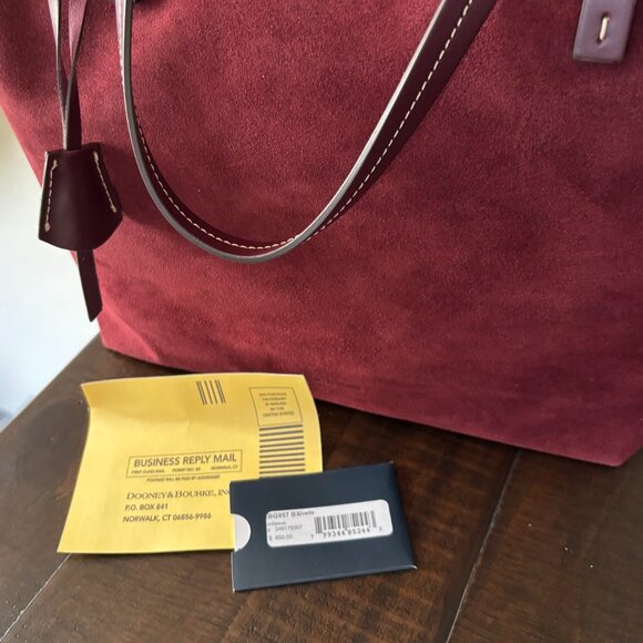 🍂🍁Perfect Fall Bag - Dooney and Bourke Alta Via Joelle in Bordeaux🍂🍁 - Picture 9 of 16